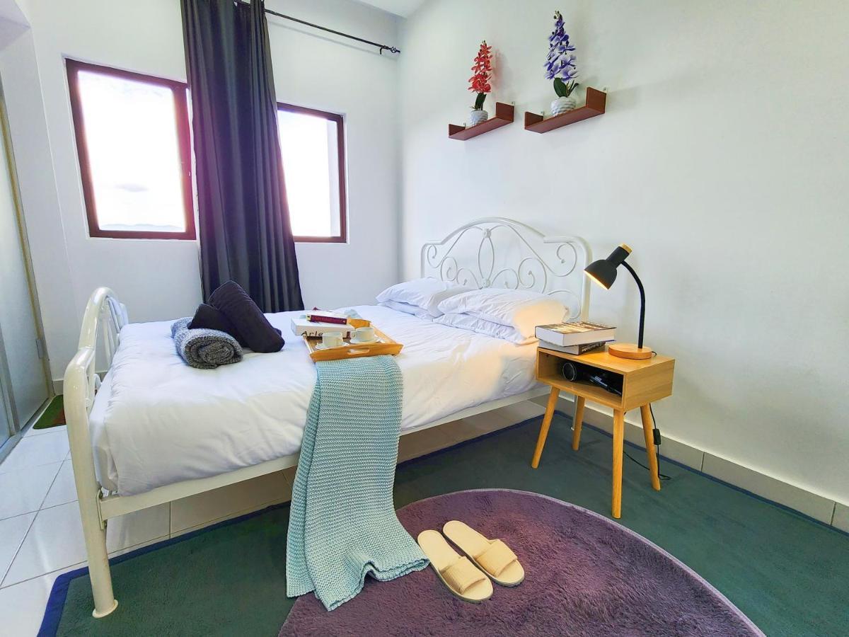 Klia Lili Residensi 5 Plus 2 Pax With Splendid Pool Nilai Ngoại thất bức ảnh